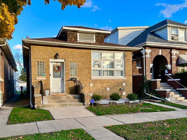 $395,000 | 1417 Clinton Avenue | Berwyn