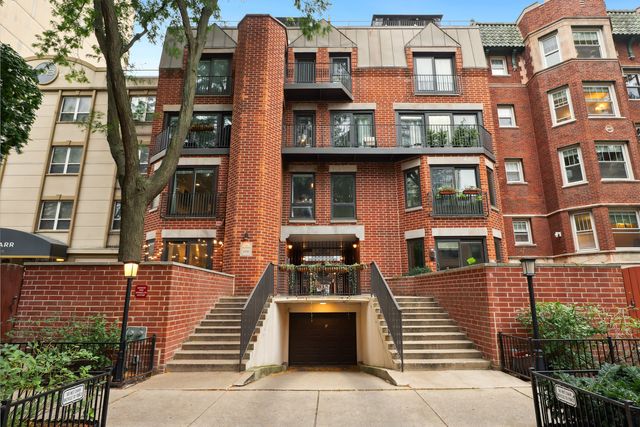 $750,000 | 2736 North Hampden Court, Unit 102 | Lincoln Park