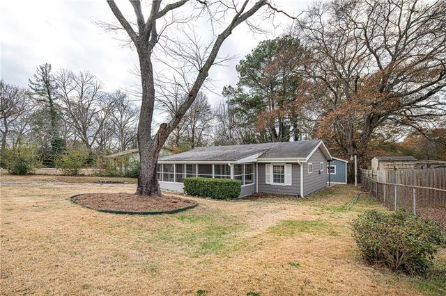 $269,900 | 2880 Hall Drive Southeast | Cobb Heights