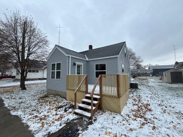 $99,900 | 208 Dupont Avenue Northwest | Renville