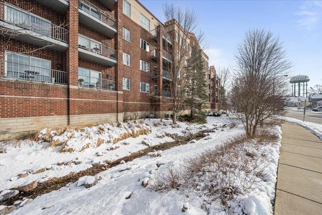 $465,000 | 5329 Main Street, Unit 301 | Downers Grove