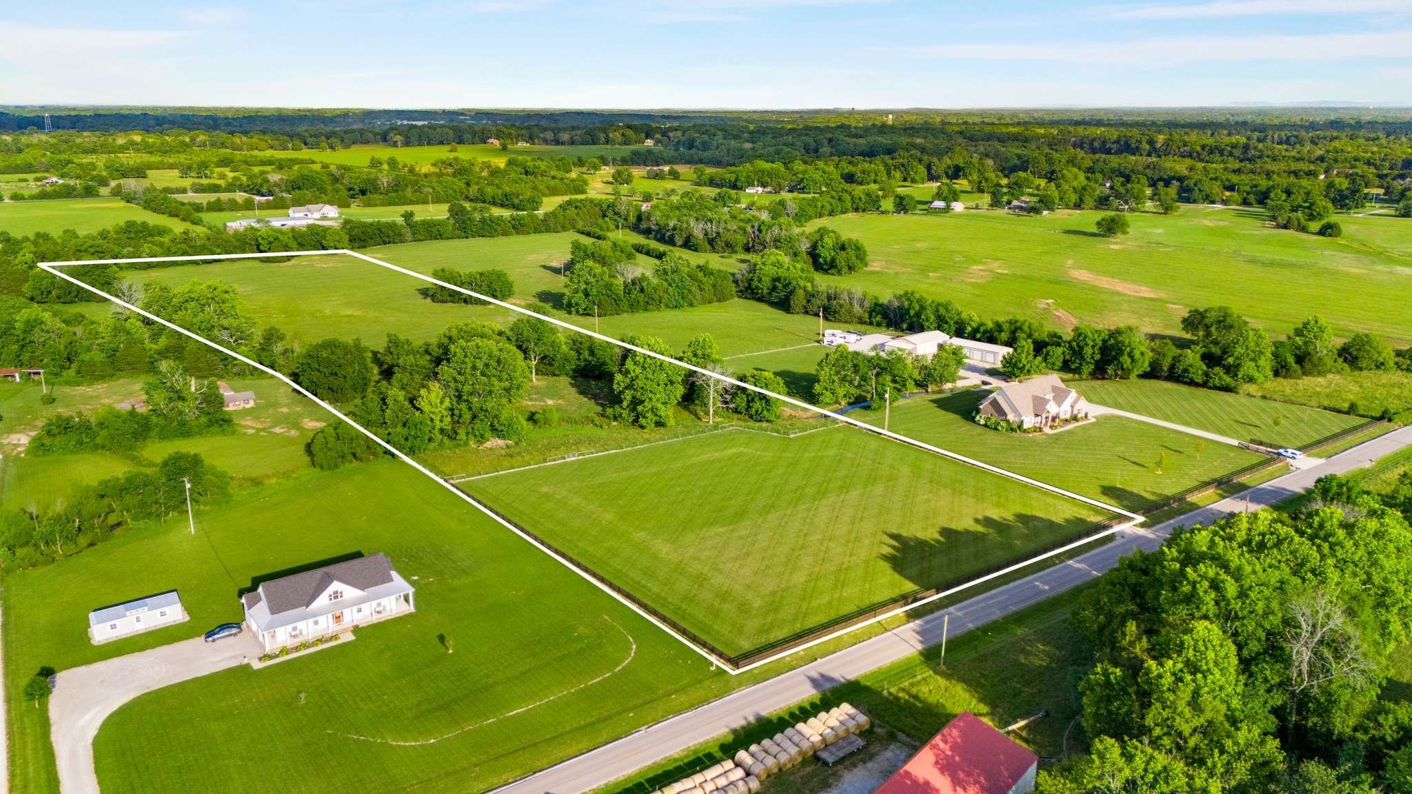 a view of a tennis court