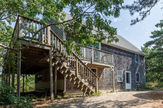 $949,000 | 395 Hatch Road | North Eastham