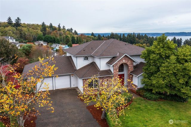 $975,000 | 5724 Ridge Drive Northeast | Northeast Tacoma