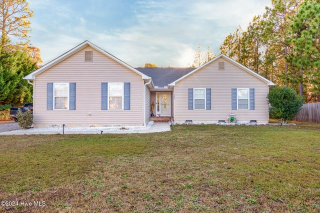 $309,900 | 360 Woodgreen Drive | Wood Green