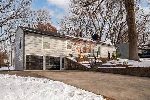 $359,000 | 6601 Craig Street | Merriam