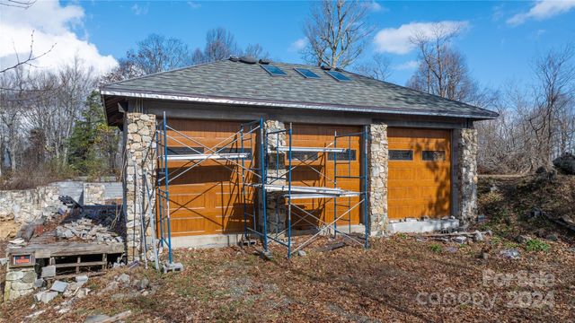 $569,000 | 92 Grassy Mountain Road | Grassy Creek Township - Mitchell County