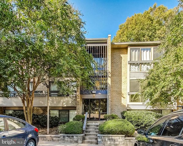 $395,000 | 2120 Green Watch Way, Unit 201 | Woodwinds Condominiums