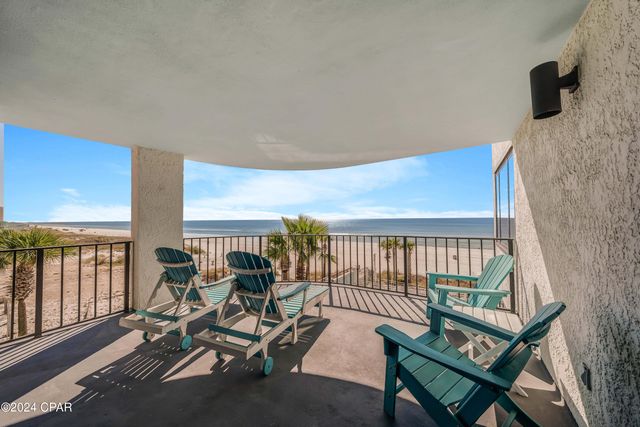 $710,000 | 6201 Thomas Drive, Unit 302 | Crescent Beach