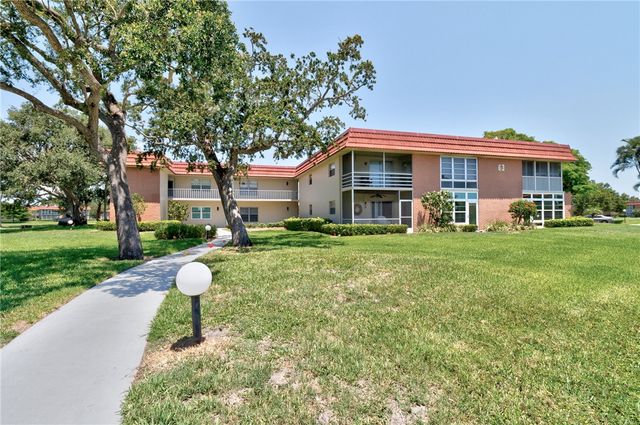 $195,000 | 63 Woodland Drive, Unit 203204 | Florida Ridge