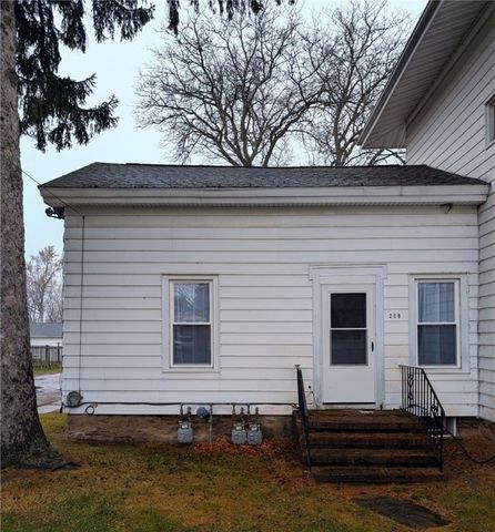 $950 | 208 North Main Street | Albion Village