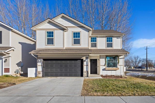 $525,000 | 8702 North Cannon Street | Five Mile Prairie