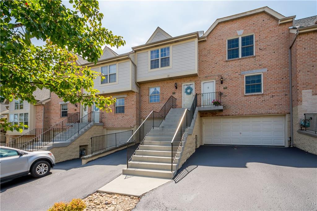 Beautiful 2 bedroom condo in the Berrington Woods community.