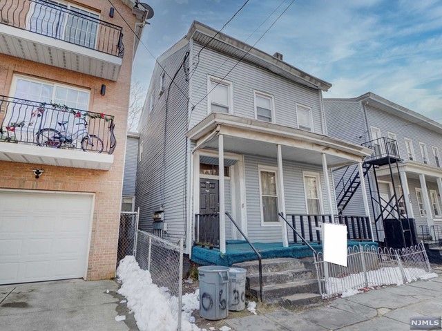 $529,000 | 306 Van Houten Street | Wrigley Park