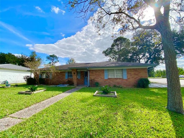 $289,900 | 802 Bernard Avenue | Rosenberg