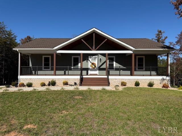 a front view of house with yard