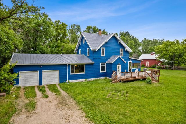 $490,000 | 424 270th Street South | Eglon Township - Clay County