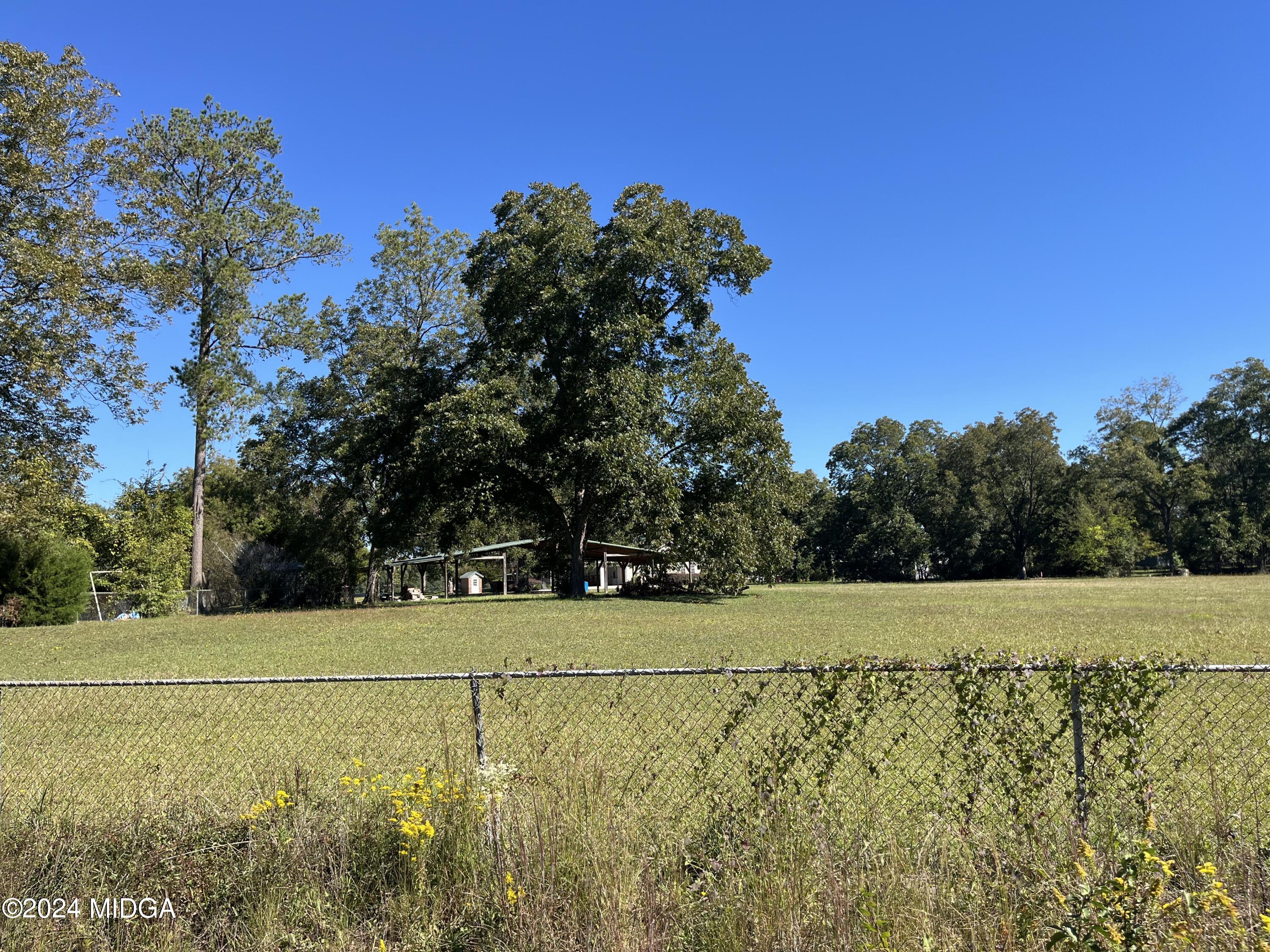 a view of a tennis court