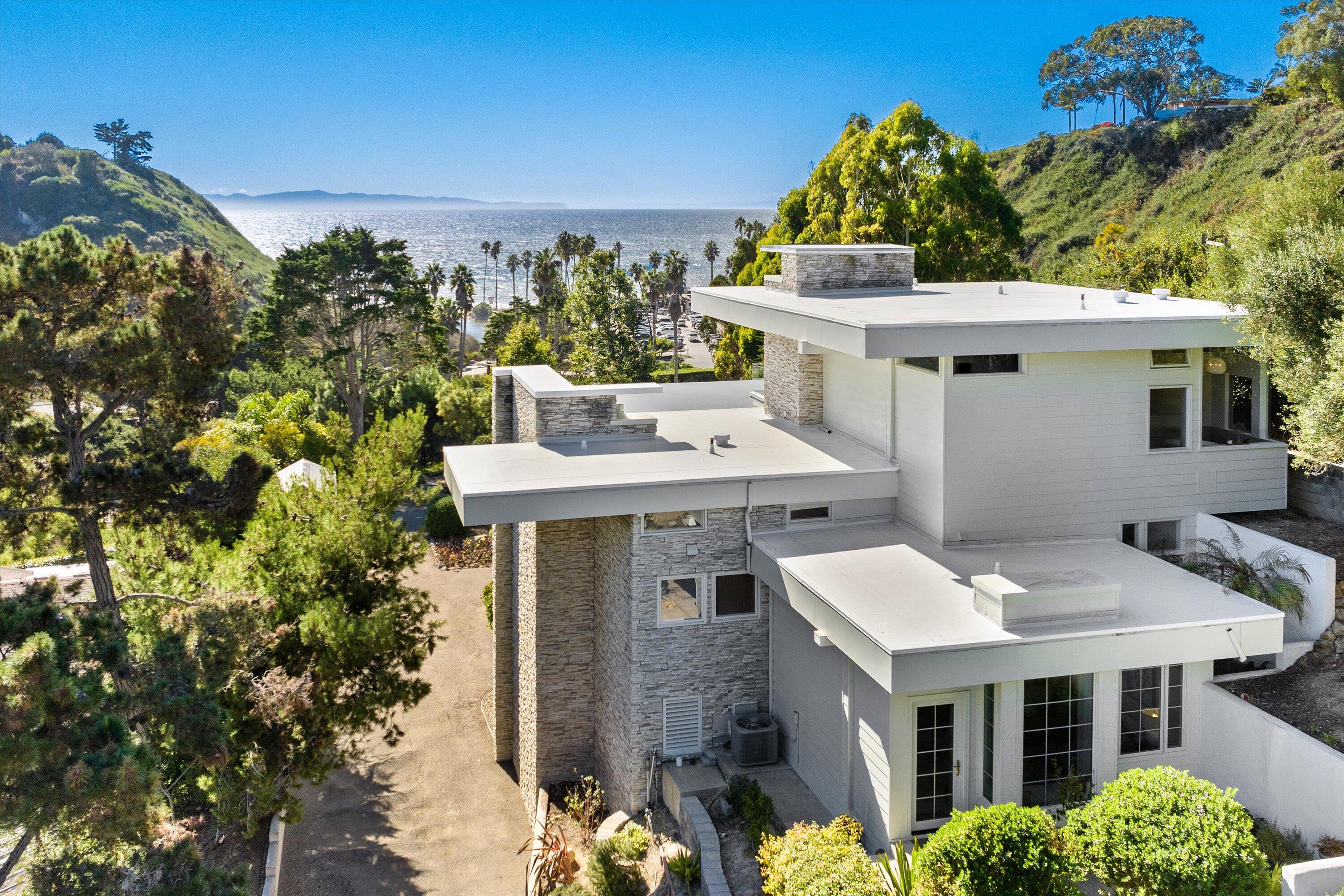 a view of a house with a outdoor space