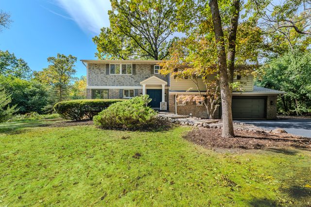 $749,900 | 747 Oak Spring Lane | Libertyville Township - Lake County