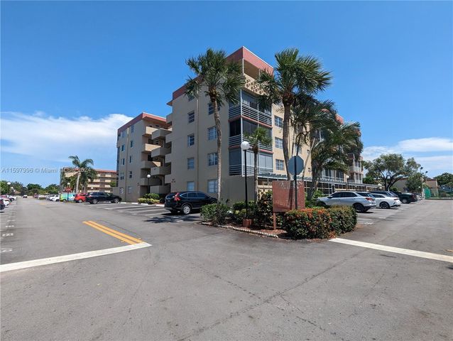 $220,000 | 404 Northwest 68th Avenue, Unit 513 | Plantation Drive