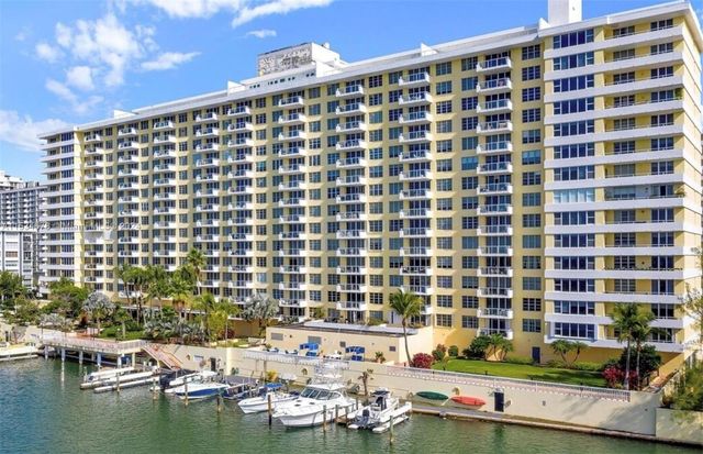 $875,000 | 5600 Collins Avenue, Unit 17T | Millionaire's Row