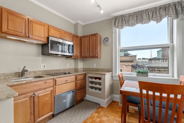 $675,000 | 21 Beacon Street, Unit 10E | Downtown Boston