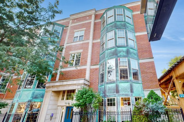 $450,000 | 1811 West Addison Street, Unit 1W | Roscoe Village