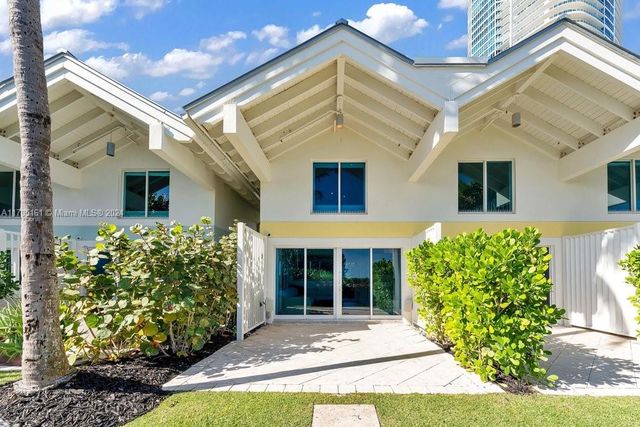 $2,500,000 | 100 South Pointe Drive, Unit CABANA 12 | South of Fifth