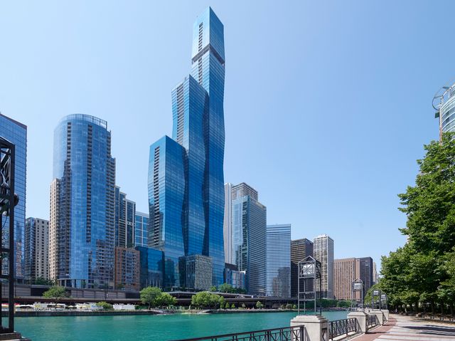 $3,150,000 | 363 East Wacker Drive, Unit 4308 | Near East Side