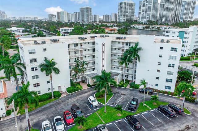 $339,000 | 3181 South Ocean Drive, Unit 508 | Oceanside