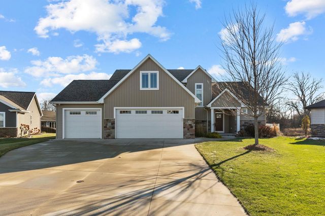 $635,000 | 2203 Madelynn Lane | Southwest Village of Fox Crossing