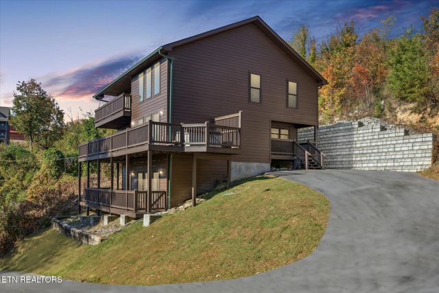 $1,100,000 | 781 Village Loop Road | Chalet Village North