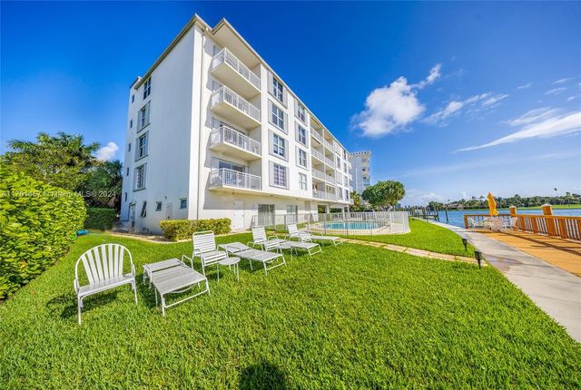 $320,000 | 9270 West Bay Harbor Drive, Unit 5D | Bay Harbor Islands