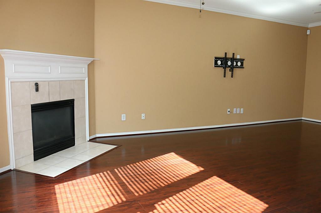 Spacious family room with fireplace