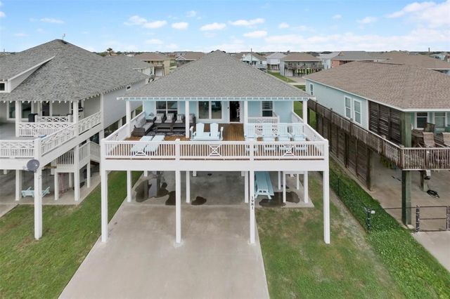 $549,000 | 1981 Matt Drive | Crystal Beach