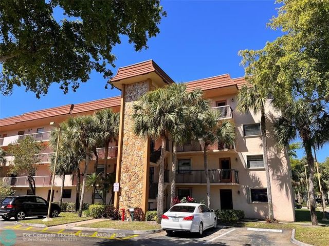 $179,900 | 4940 East Sabal Palm Boulevard, Unit 414 | Tamarac