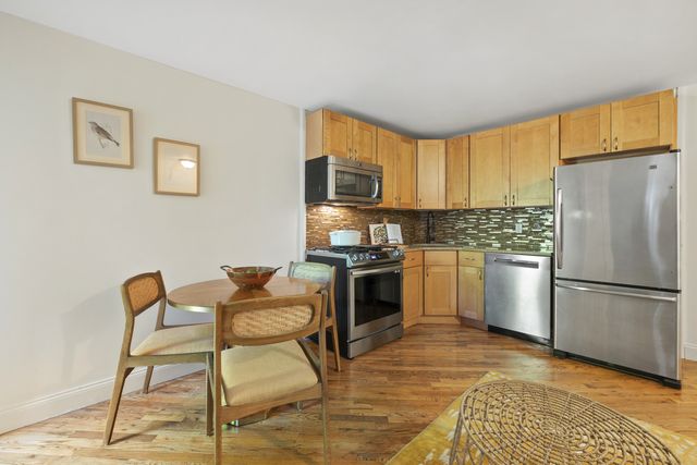 $650,000 | 108 Waverly Avenue, Unit GARDEN | Clinton Hill