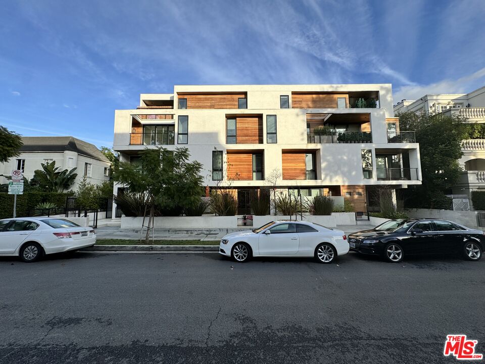 a car parked in front of a building