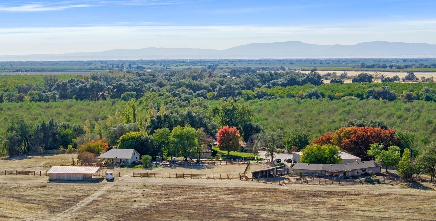 County Line Ranch has a Main Residence, a Secondary Residence and a Loft