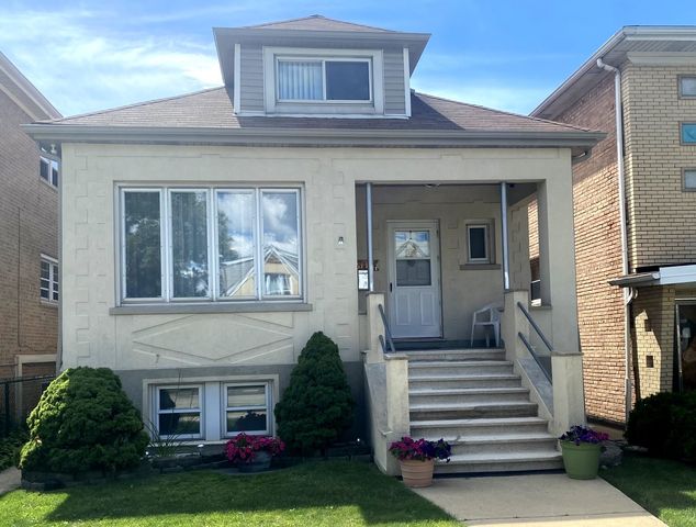 $372,900 | 6118 South Kilpatrick Avenue | West Lawn