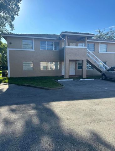 $1,850 | 10190 Twin Lakes Drive, Unit 14B | Coral Springs