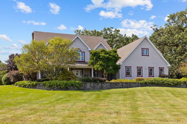 $760,000 | 10N627 Oak Ridge Drive | Plato Township - Kane County