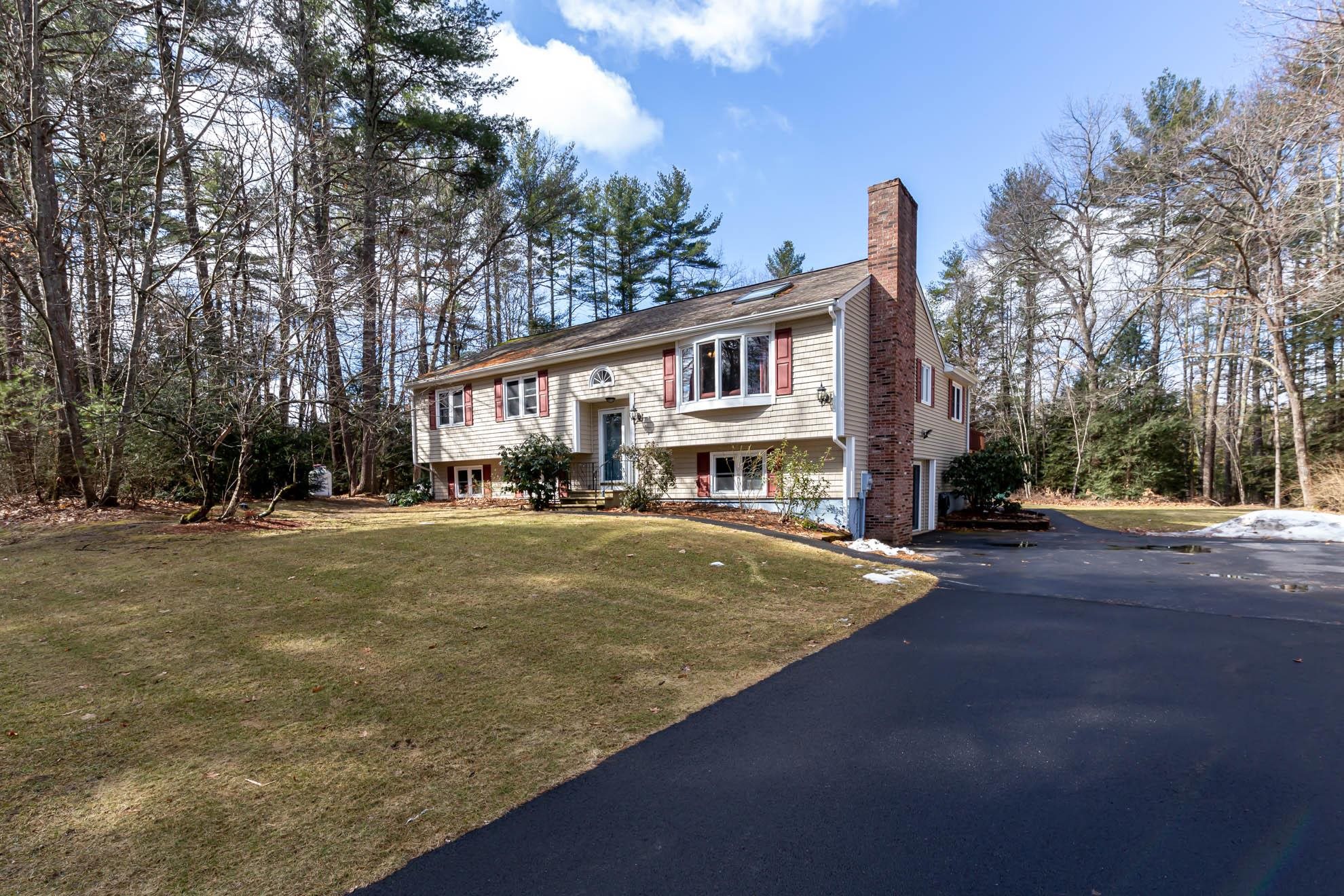 14 Old Coach Road, Londonderry, NH 03053 | Compass