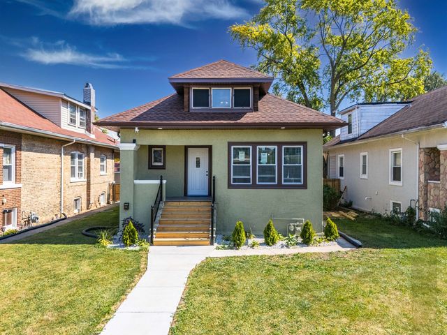 $334,900 | 827 South 18th Avenue | Maywood