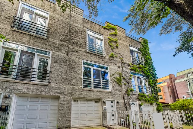 $620,000 | 656 North Armour Street | West Town