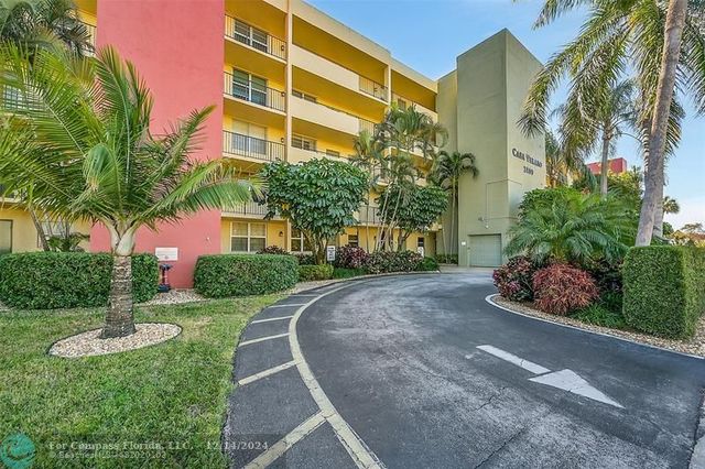 $196,500 | 2400 Northeast 10th Street, Unit 208 | Harbor Village