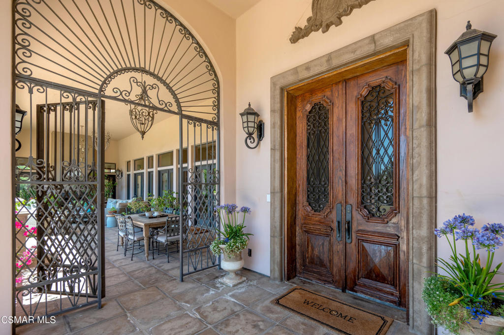 a view of a entryway door of the house