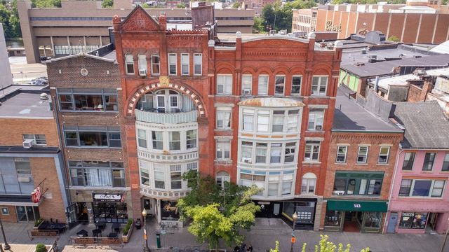 $19 | 137 Washington Street | Court Street Historic District