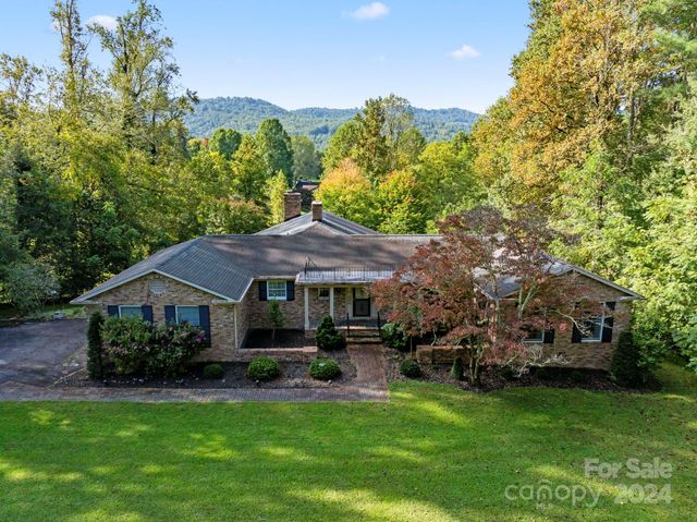 $770,000 | 407 Browning Road | Hendersonville Township - Henderson County